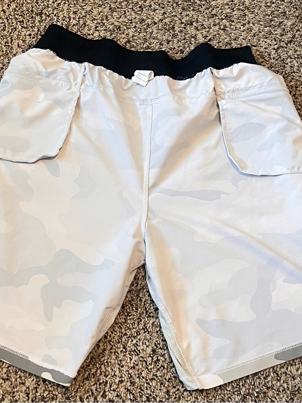 Fabletics Men's White and Gray Camo Athletic Shorts - Picture 6 of 7